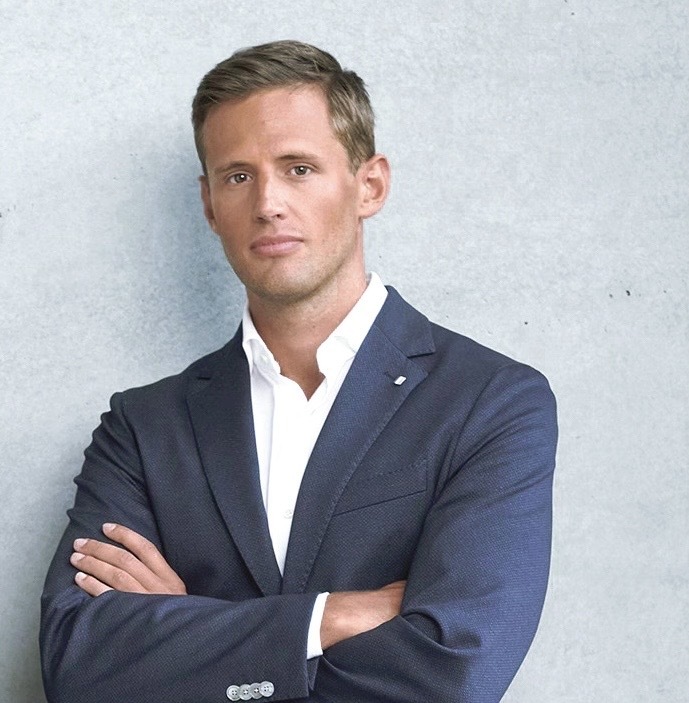 Portrait of Julian Hohlweg